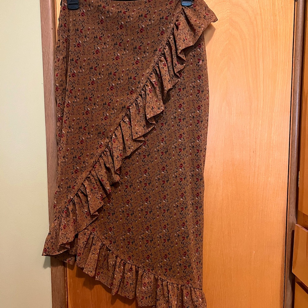 Midi ruffle skirt